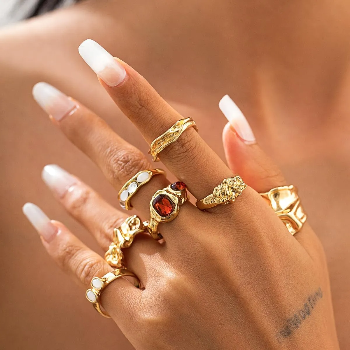 7 PCS Chunky Gold Rings Set for Women Stacking Knuckle Rings Unique Statement Ring Crystal Rhinestone Thick Ring Sets Non Tarnish Signet Ring Geometric Wrap Finger Ring Fashion Jewelry