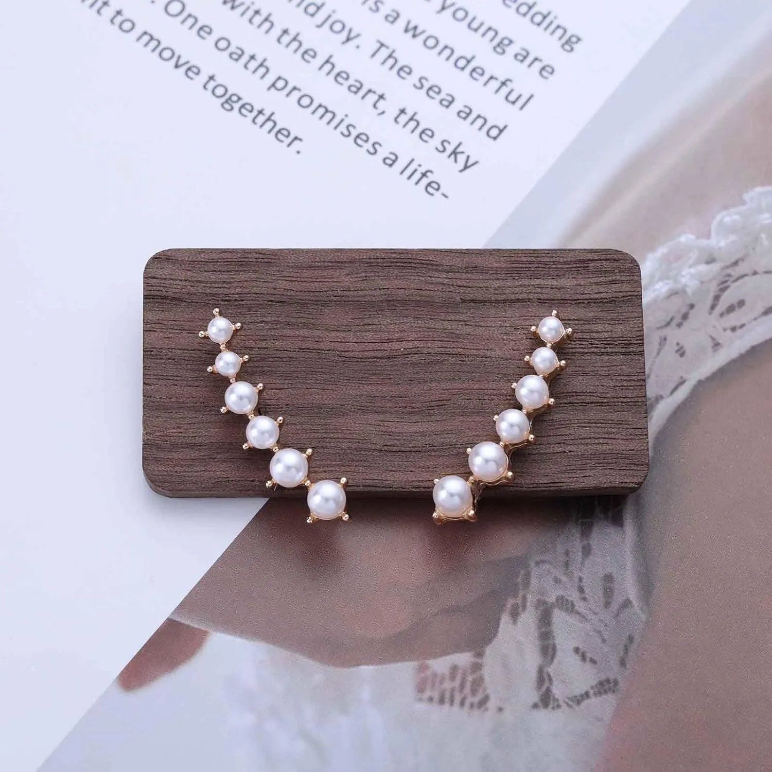 Bohemian Pearl Ear Climber Earrings White Pearl Stud Earrings Gold Pearl Cuff Crawler Earrings Vine Wrap Studs Earrings Cluster Pearl Earrigns Wedding Earrings Jewelry for Women