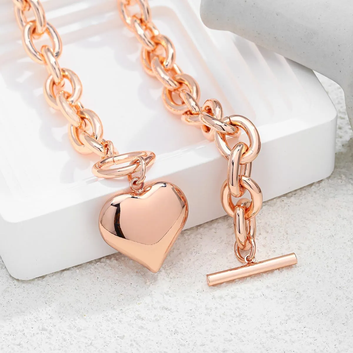 Chunky Gold Pendant Necklaces For Women Gold Chain links With Sun Heart Lion Conch Shell Charms Summer Necklaces Beach Jewelry Gift