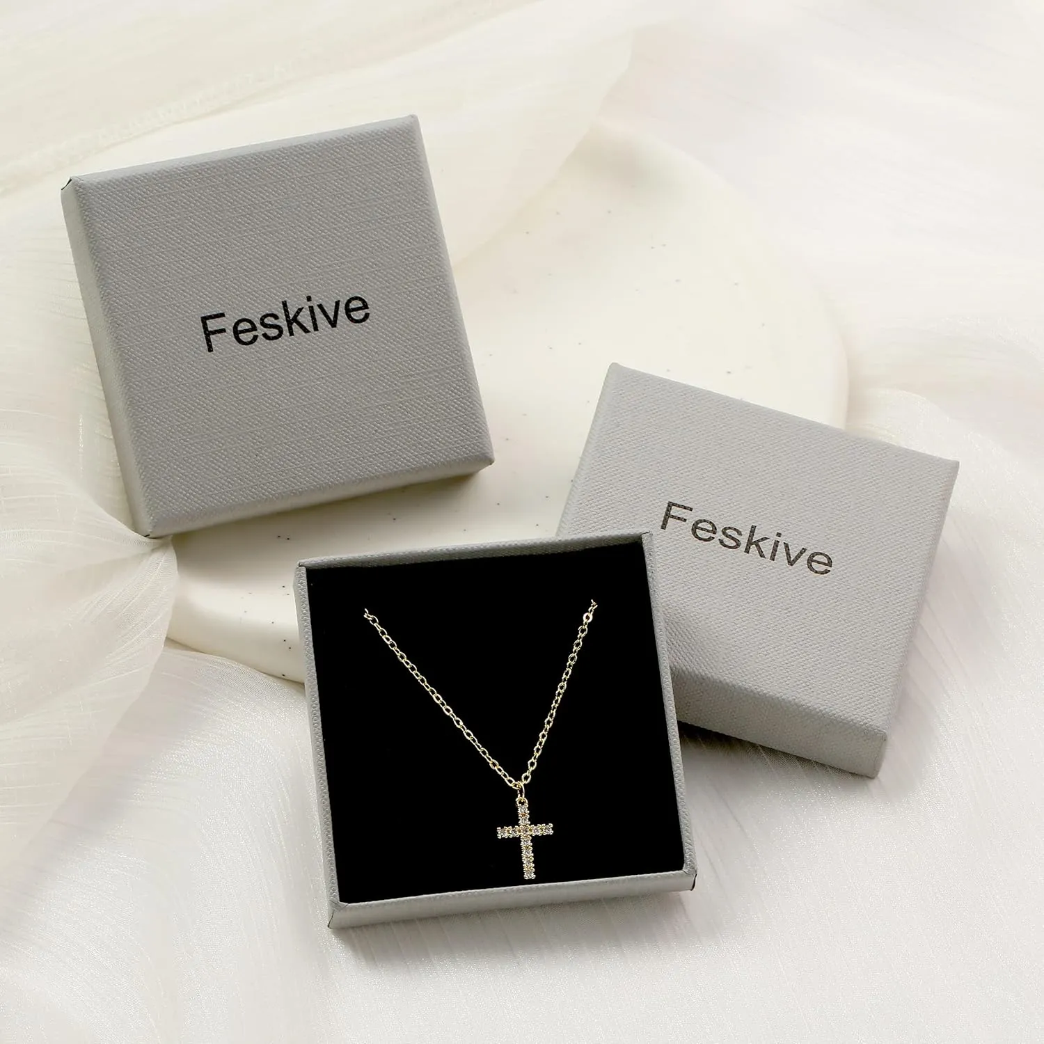 Dainty Pearl Pendant Necklace For Women Plated 14k Gold Elegant Freshwater Pearl Necklaces Toggle Paperclip Pearl Necklace Half Pearl Half Chain Choker Necklace Irregular Gold Pearl Chain Simple Jewelry For Gifts