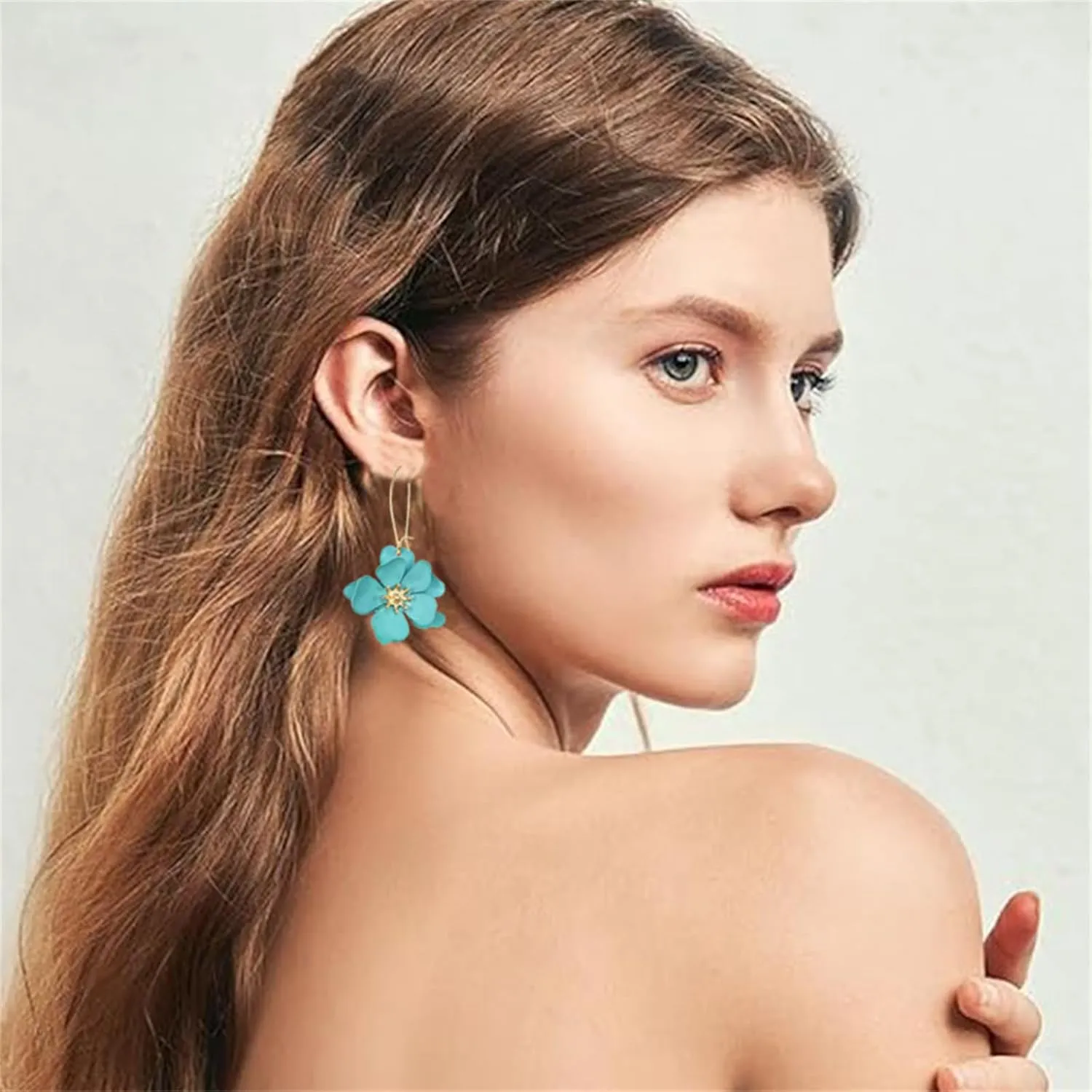 Dreuyet Charm Bohemian Daisy Flower Earring Necklaces Set for Women Elegant Matte Floral Long Petal Dangle Earrings Chic Layered Tiered Drop Earrings Seaside Holiday Jewelry