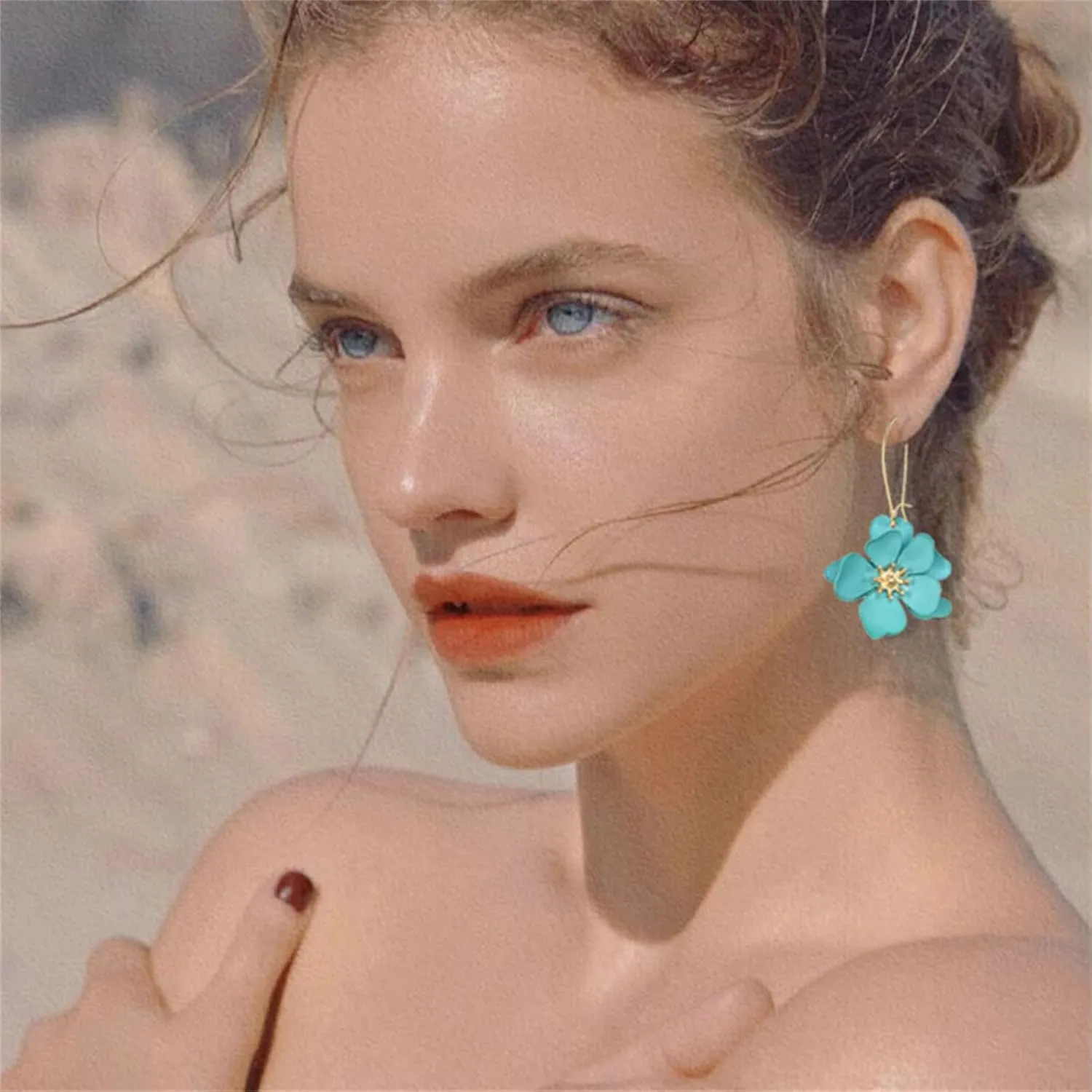 Dreuyet Charm Bohemian Daisy Flower Earring Necklaces Set for Women Elegant Matte Floral Long Petal Dangle Earrings Chic Layered Tiered Drop Earrings Seaside Holiday Jewelry