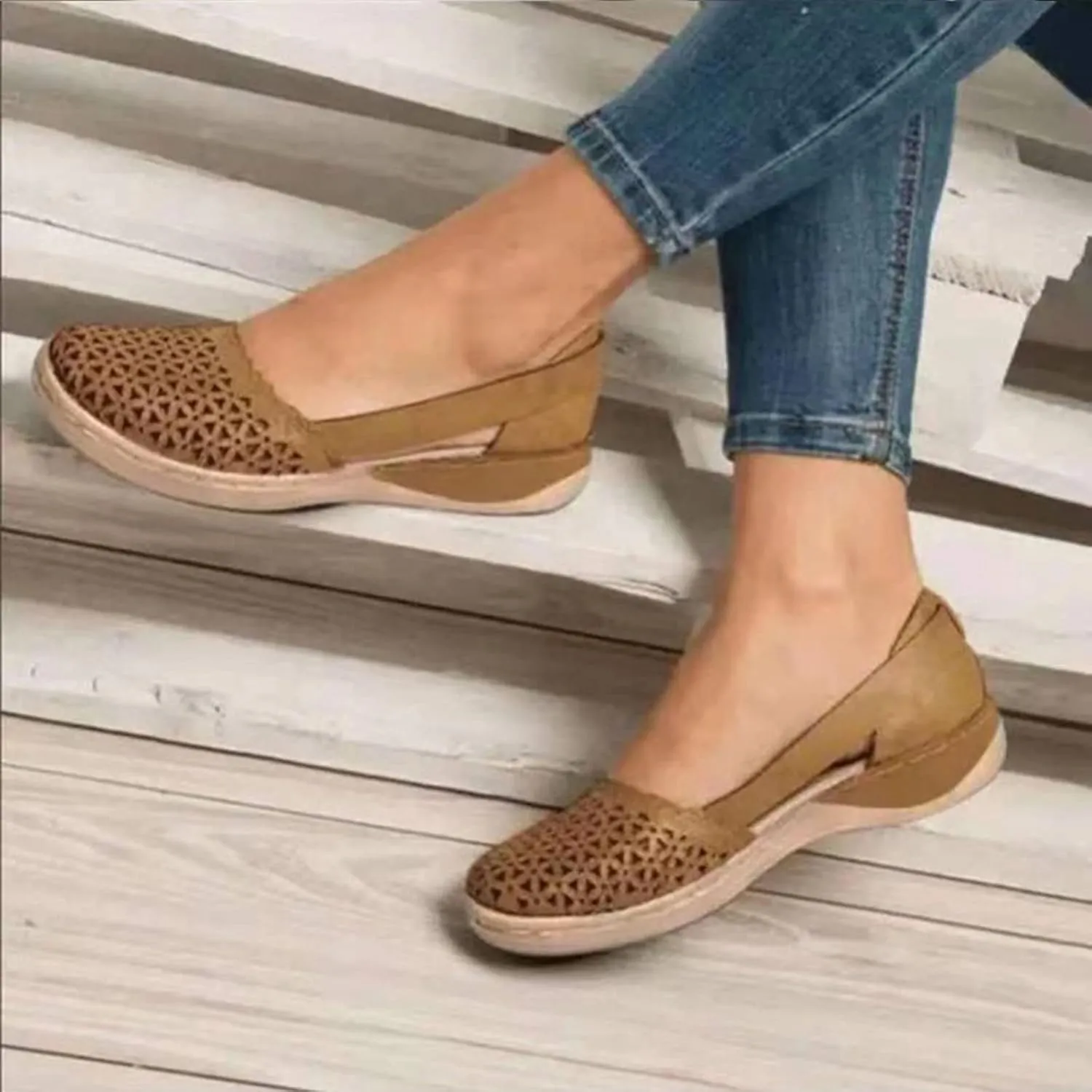 Eduavar Sandals for Women Casual Summer, Wedge Sandals for Women Comfortable Closed Toe Sandals Summer Slip-on Sandals Shoes