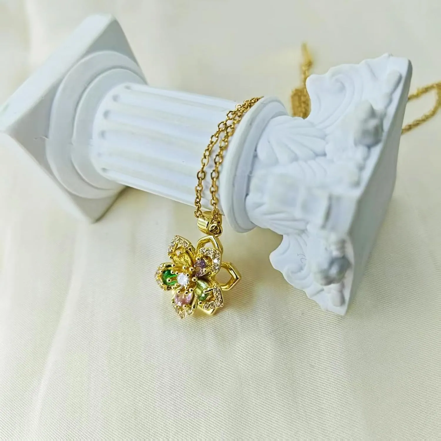 Flower Necklace for Women Dainty Fidget Necklace Rotatable Crystal Blossom Pendant Necklaces Adjustable Spinning Fidget Necklaces Redbud Flower Choker Funny Summer Jewelry