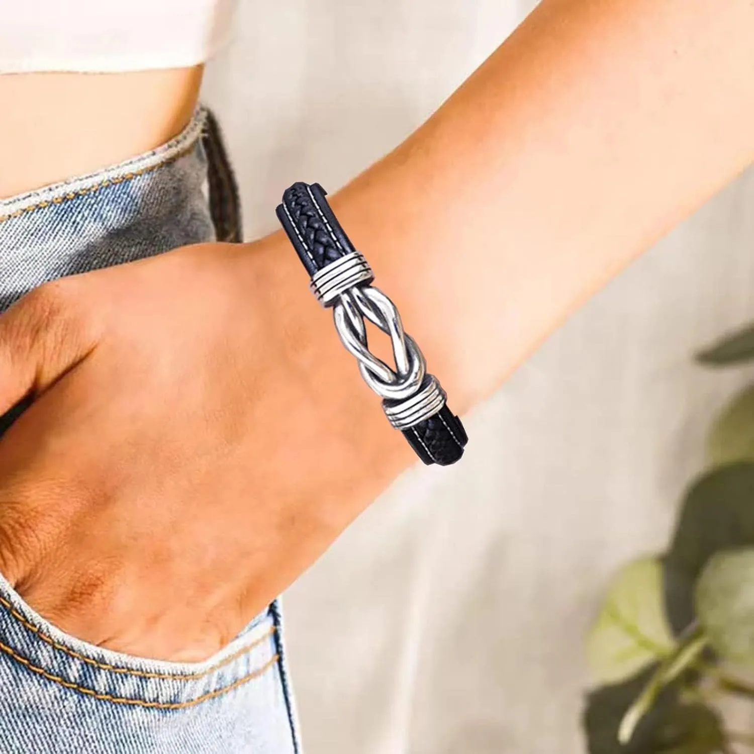 Grandmother and Granddaughter Forever Linked Together Braided Leather Bracelet, Infinity Knot Bracelets for Women To My Granddaughter Stainless Steel Engraved Leather Bracelet Jewelry for Birthday ChristmasBlack 19cm