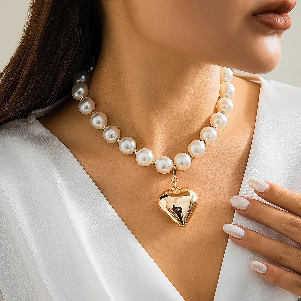 Heart Pendant Pearl Necklaces for Women Big Pearl Beaded Necklace Layered Beads Choker Necklace Faux Crystal Beads Necklaces Prom Jewellery Present