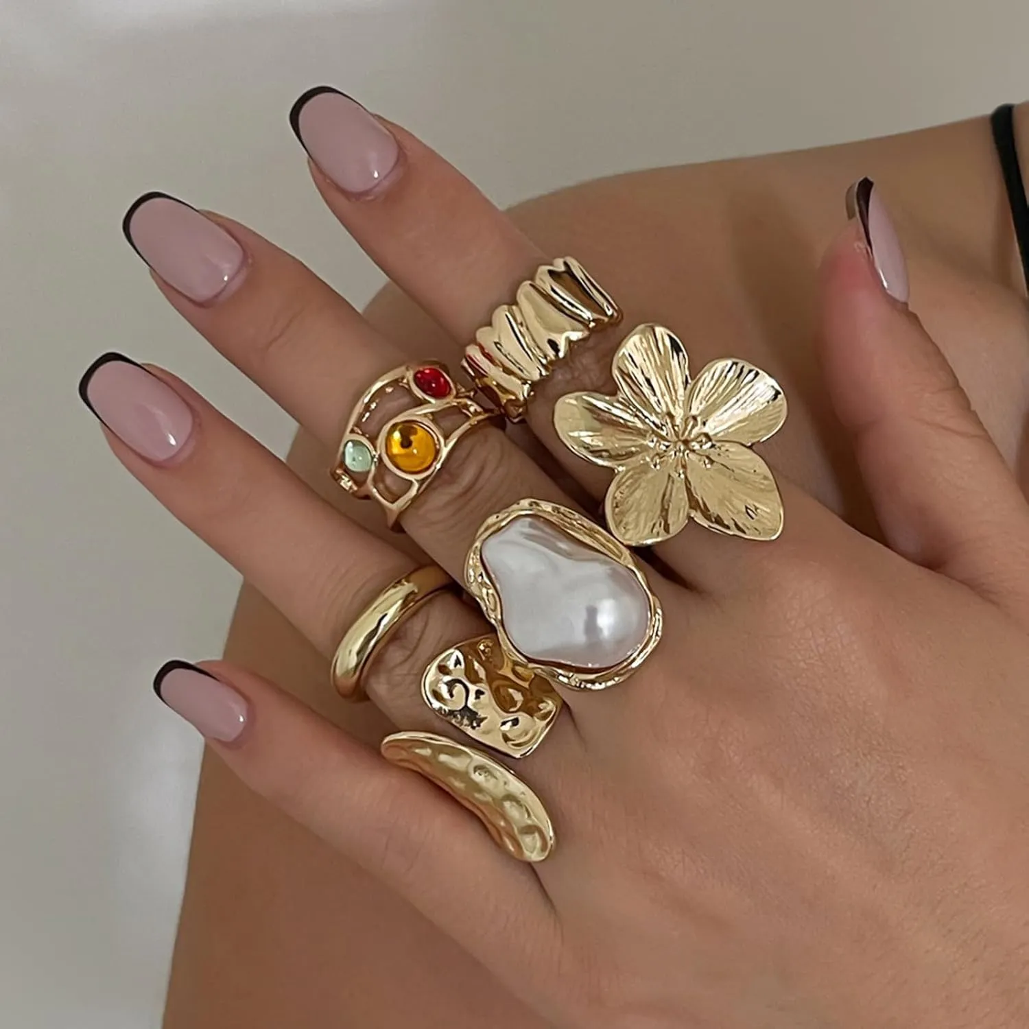 HUASAI Retro Ring Set for Women Flower & Rhinestone Pearl Rings Chunky Knuckle Rings