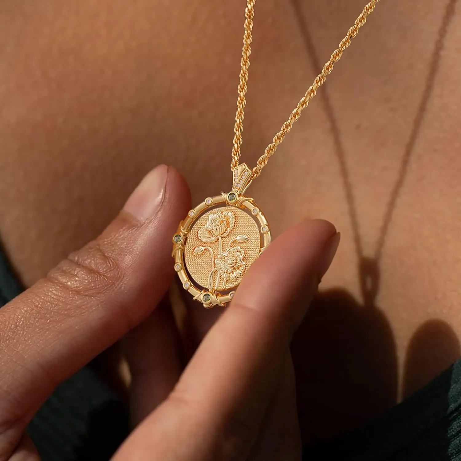 MTMY Birth Flower Necklaces for Women 14K Gold Plated Birth Flower with Birthstone Chunky Reversible Rotatable Disc Pendant Necklaces Jewelry
