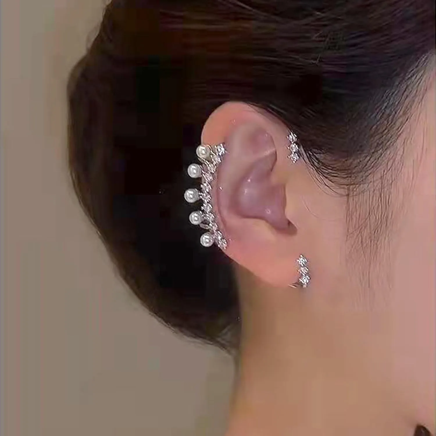 Pearl Ear Cuff Earrings for Women Girls Sparkly Rhinestone Ear Wrap Earrings Fairy Crystal Clip Climber Earrings Crawling Wrap Around Earrings Non Pierced Ear Cuffs for Birthday Christmast Gifts