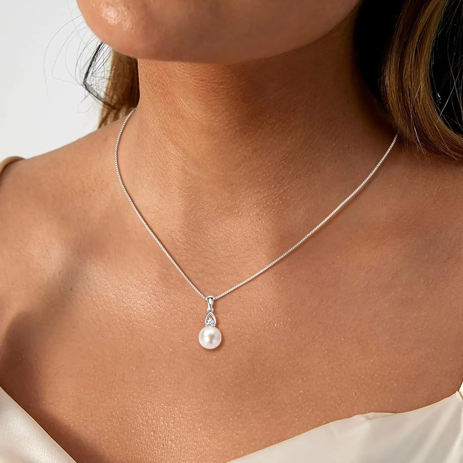 Pearl Necklaces for Women, Sterling Silver Freshwater White Pearl Pendant Necklace with Moissanite Pearl Jewelry Gifts for Wife Mom