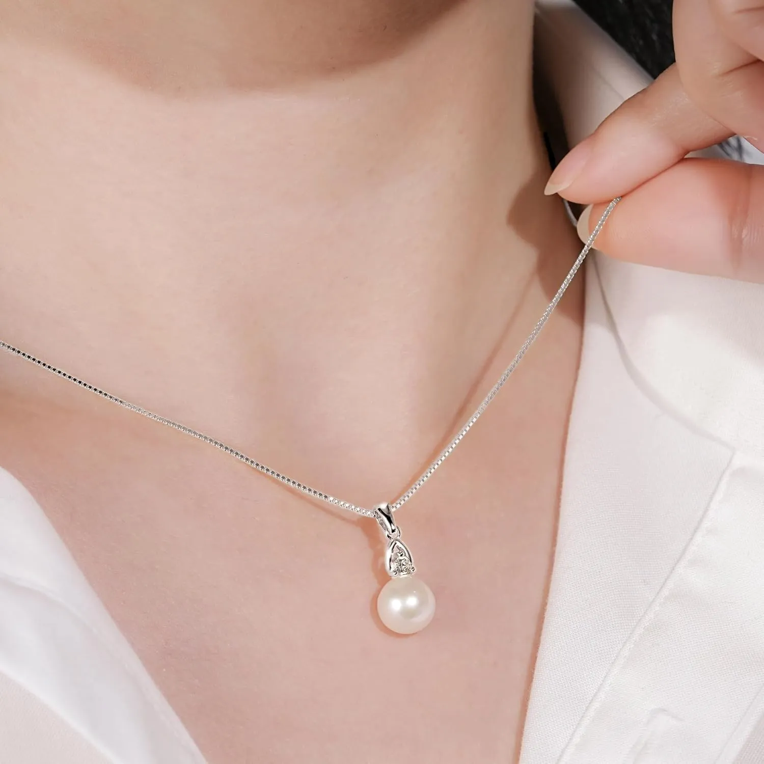 Pearl Necklaces for Women, Sterling Silver Freshwater White Pearl Pendant Necklace with Moissanite Pearl Jewelry Gifts for Wife Mom