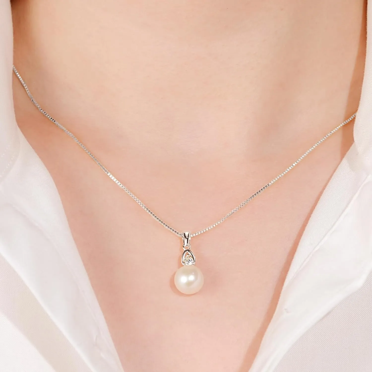 Pearl Necklaces for Women, Sterling Silver Freshwater White Pearl Pendant Necklace with Moissanite Pearl Jewelry Gifts for Wife Mom