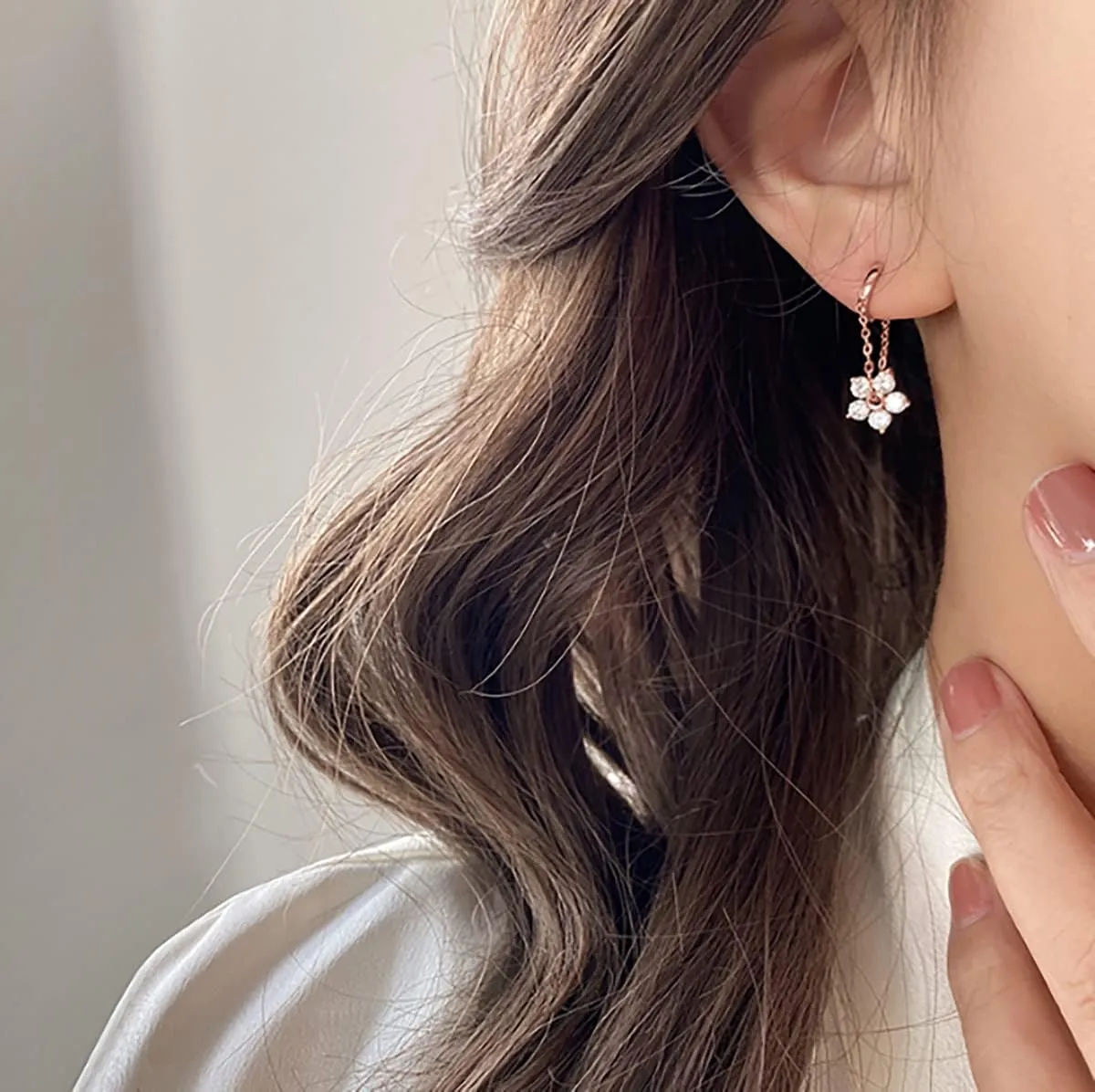 Reffeer 925 Sterling Silver Flower Chain Drop Earrings Hoop for Women Teens Huggie Hoop Dangle Earrings Chain