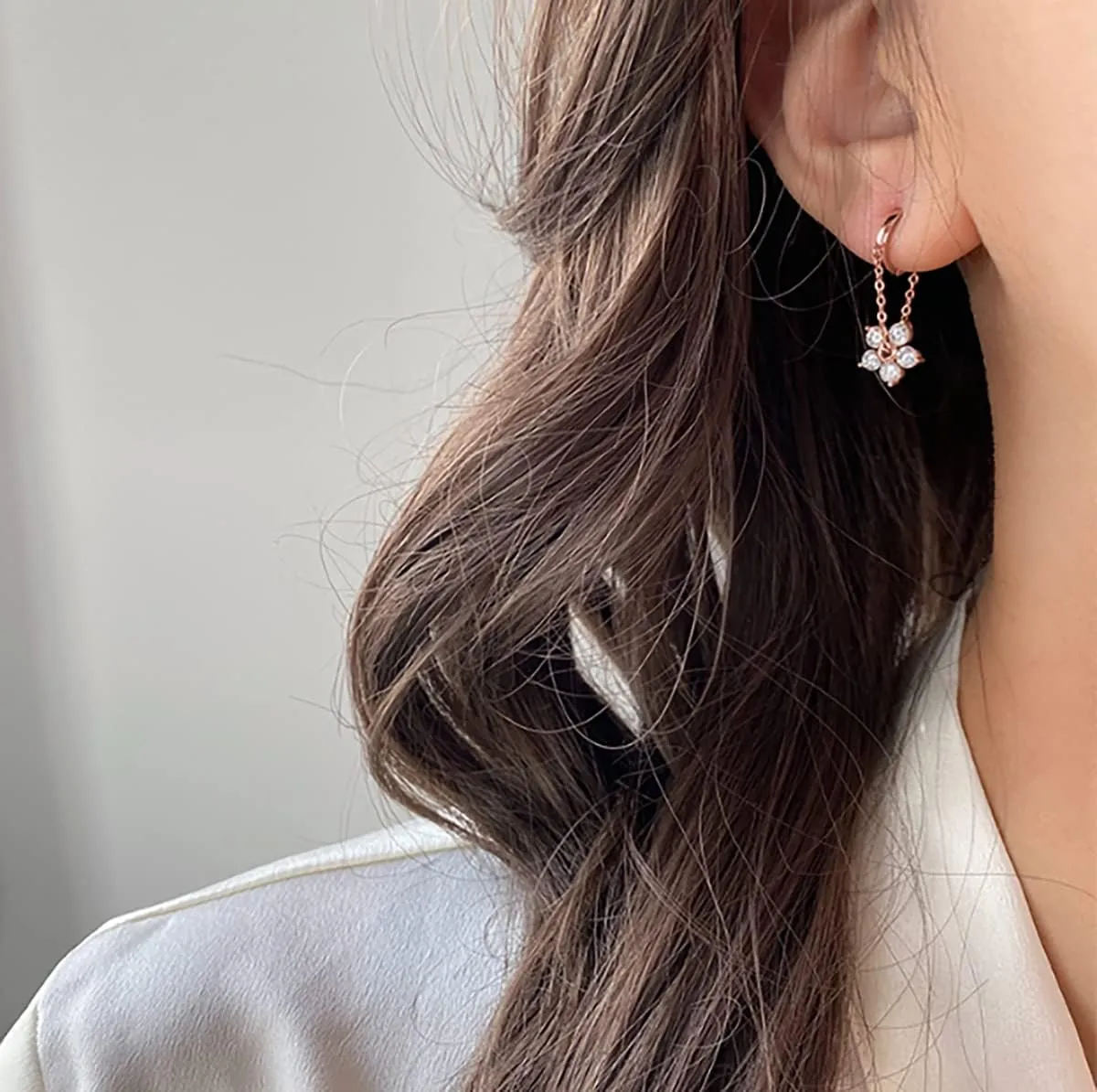 Reffeer 925 Sterling Silver Flower Chain Drop Earrings Hoop for Women Teens Huggie Hoop Dangle Earrings Chain