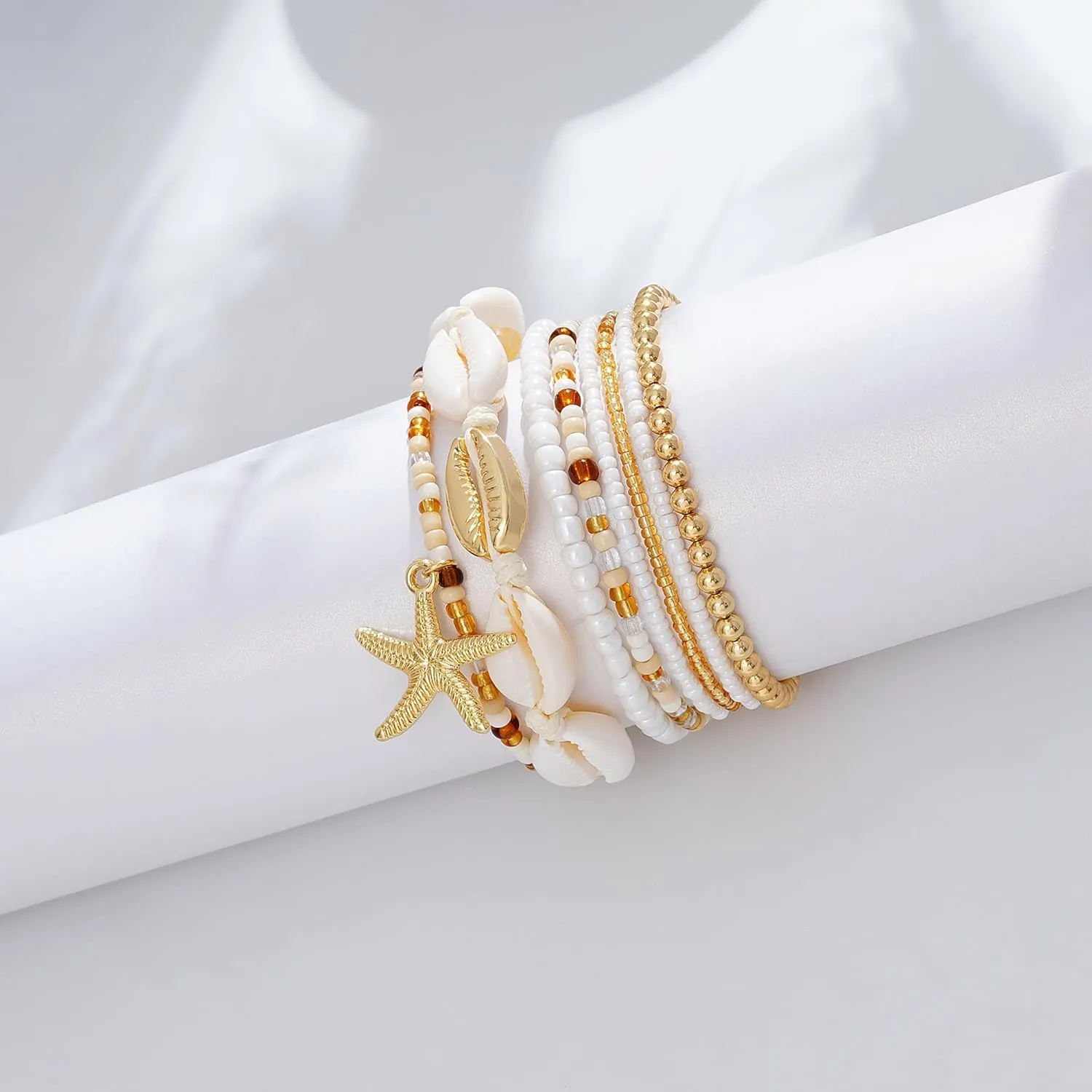 Shell Bracelet Boho Beaded Stretch Bracelets for Women Seashell Strand Bracelets Starfish Charm Jewelry Summer Beach Jewelry Stackable Crystal Gold Beads Bracelet for Women