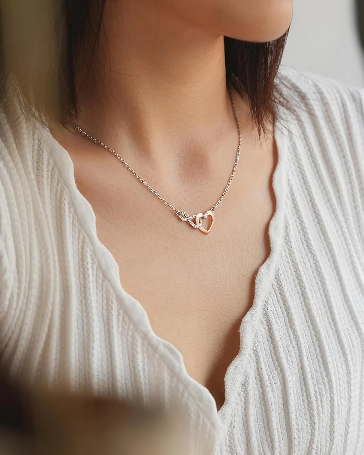 Shonyin Dainty Heart-felt Infinity Heart Necklace for Mother Daughter Girlfriend Soulmate Grandma Granddaughter Mother-in-law Friend Bonus Mom Bonus Daughter