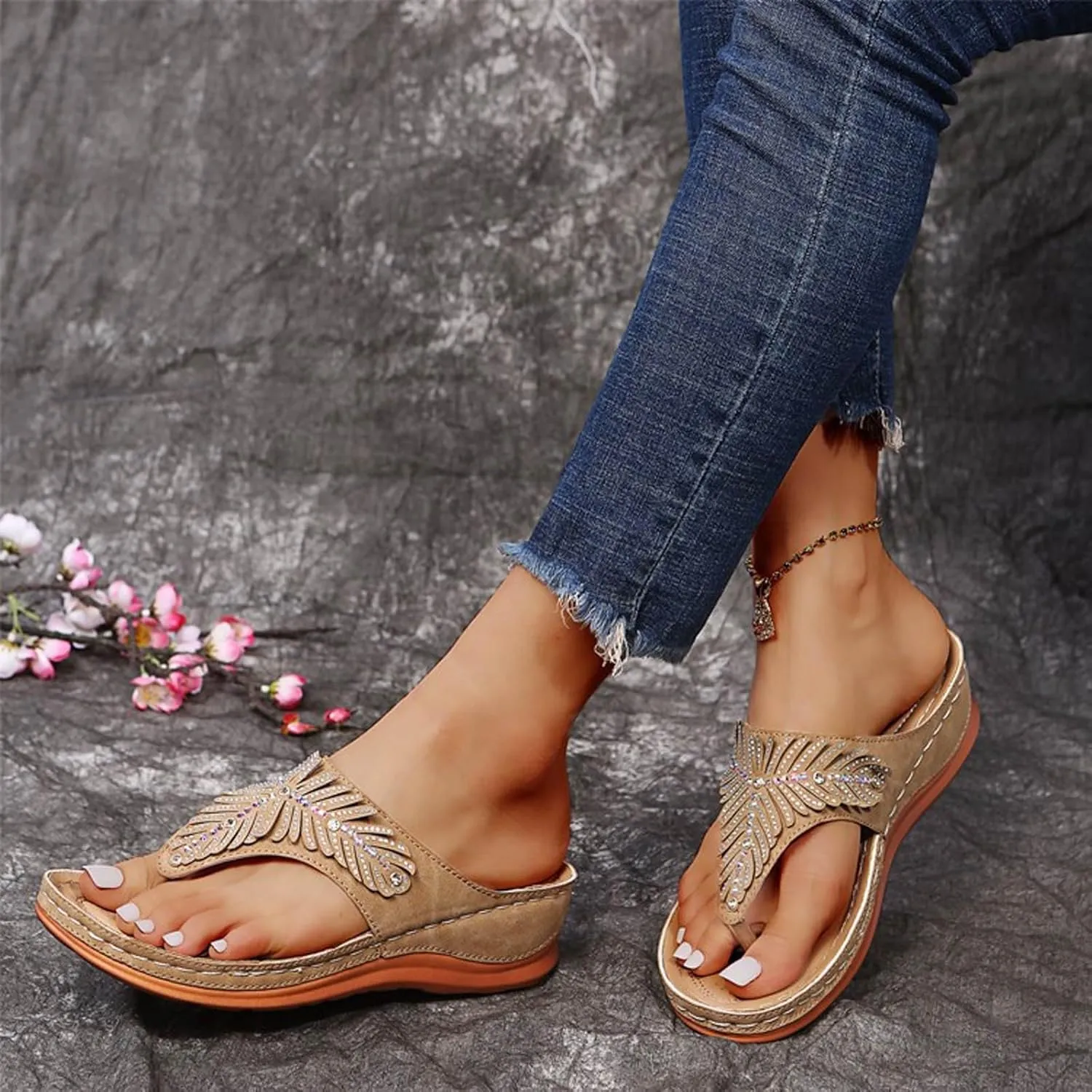 Summer Ladies Flip Flops Wedge Heel Slippers Sandals Casual Flip Flops Women's Shoes Beaded Heels Sandals