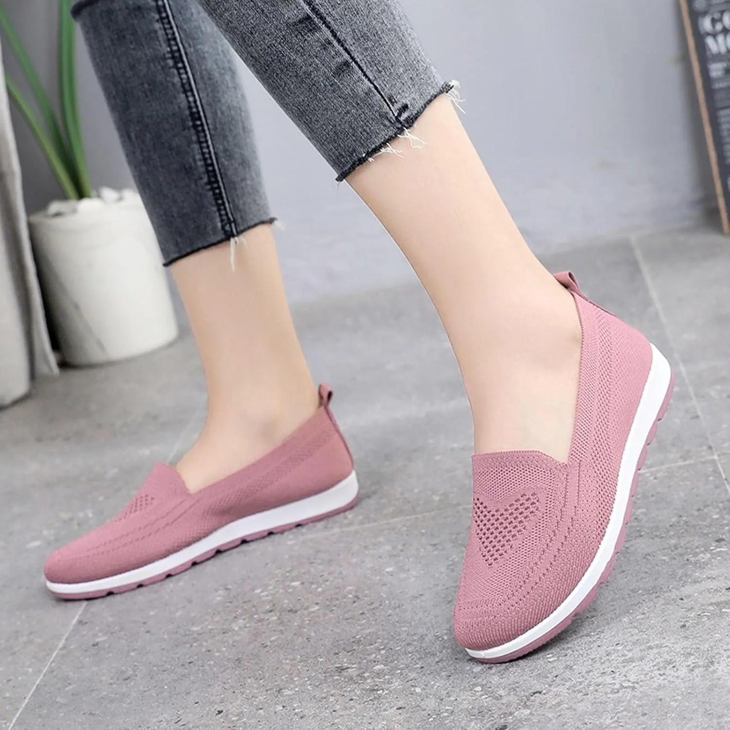Women Breathable Mesh Slip On Shoes Casual Comfortable Walking Sneakers Lightweight Flats Non Slip Loafers