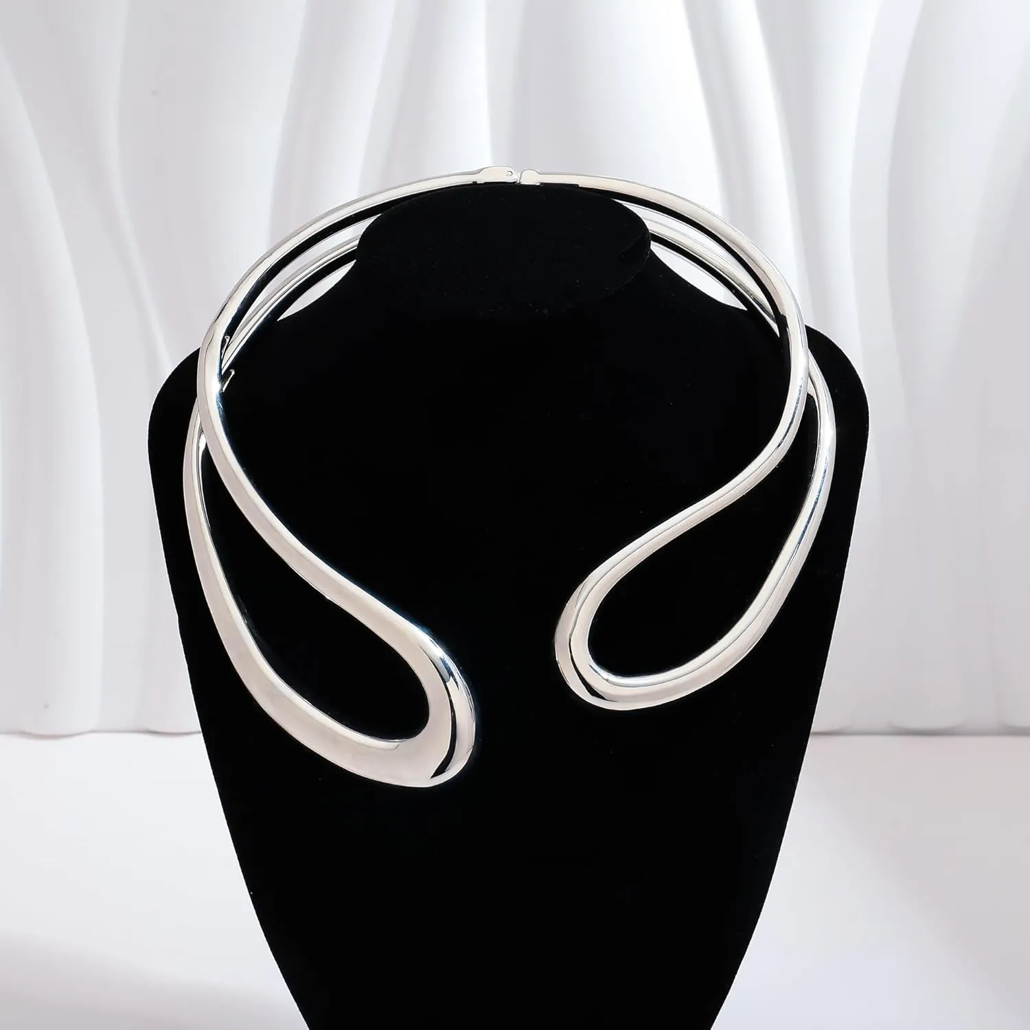 WOWORAMA Chunky Choker Collar Necklace for Women Double Layer Teardrop Collar Necklaces Heavy Bold Statement Choker Necklace Spring Metal Open Cuff Choker Necklace