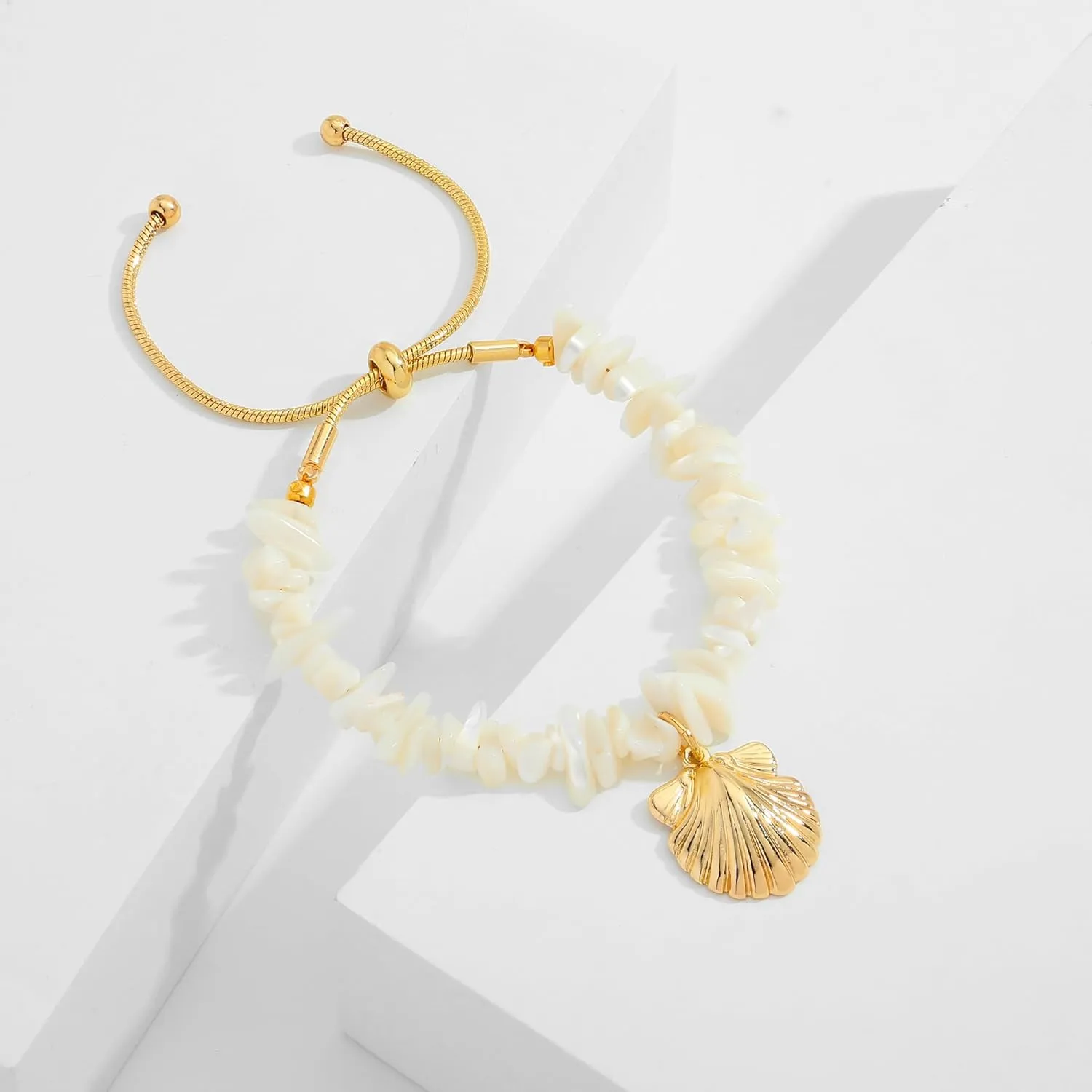 WOWORAMA Starfish Seashell Bracelet for Women Gold Beach Shell Charm Bracelets Adjustable Shell Beads Bracelet Boho Hawaiian Ocean Mermaid Bracelet