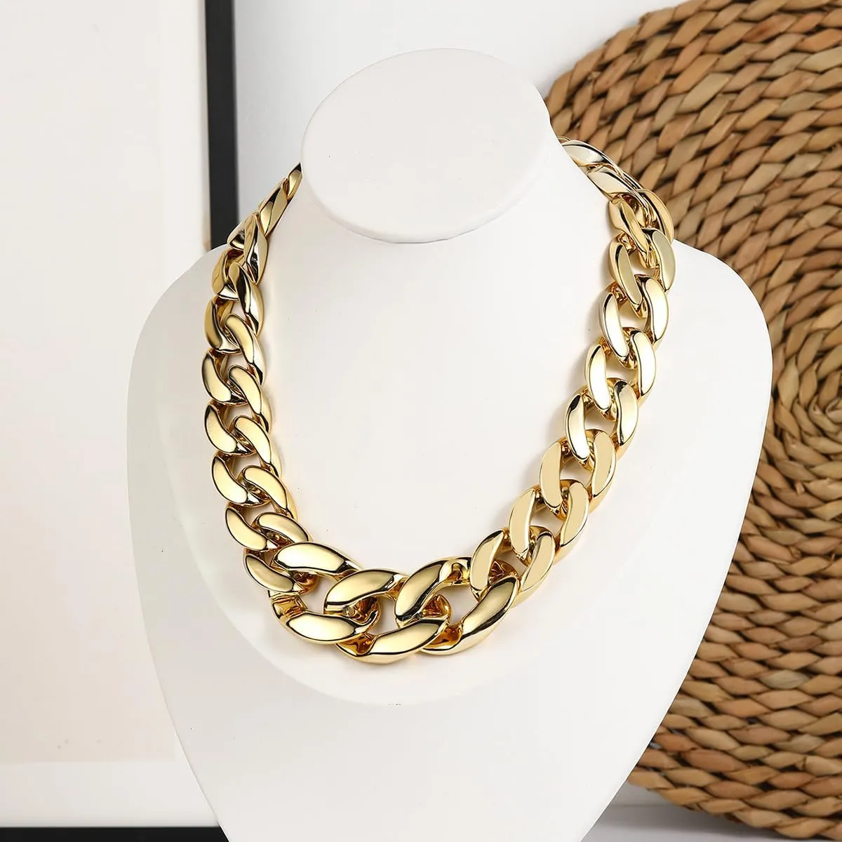 YOOESTORES82 Chunky Gold Cuban Chain Choker Necklaces,Trendy Punk Hip Hop Style Link Chain Necklaces,Dainty Exaggerated Accessories Jewelry Gifts for Women