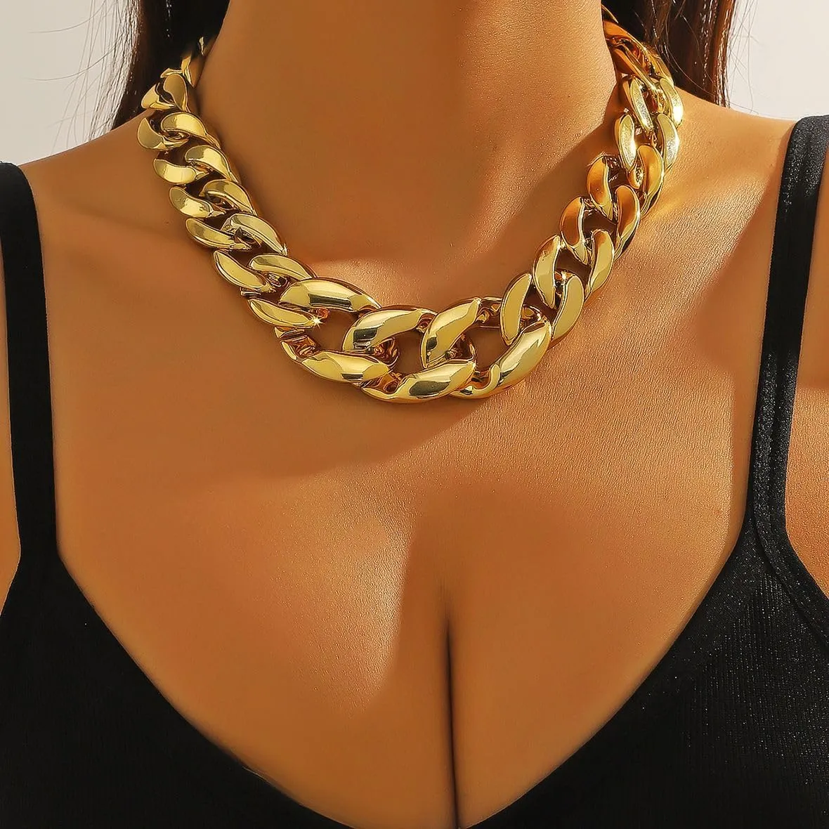 YOOESTORES82 Chunky Gold Cuban Chain Choker Necklaces,Trendy Punk Hip Hop Style Link Chain Necklaces,Dainty Exaggerated Accessories Jewelry Gifts for Women