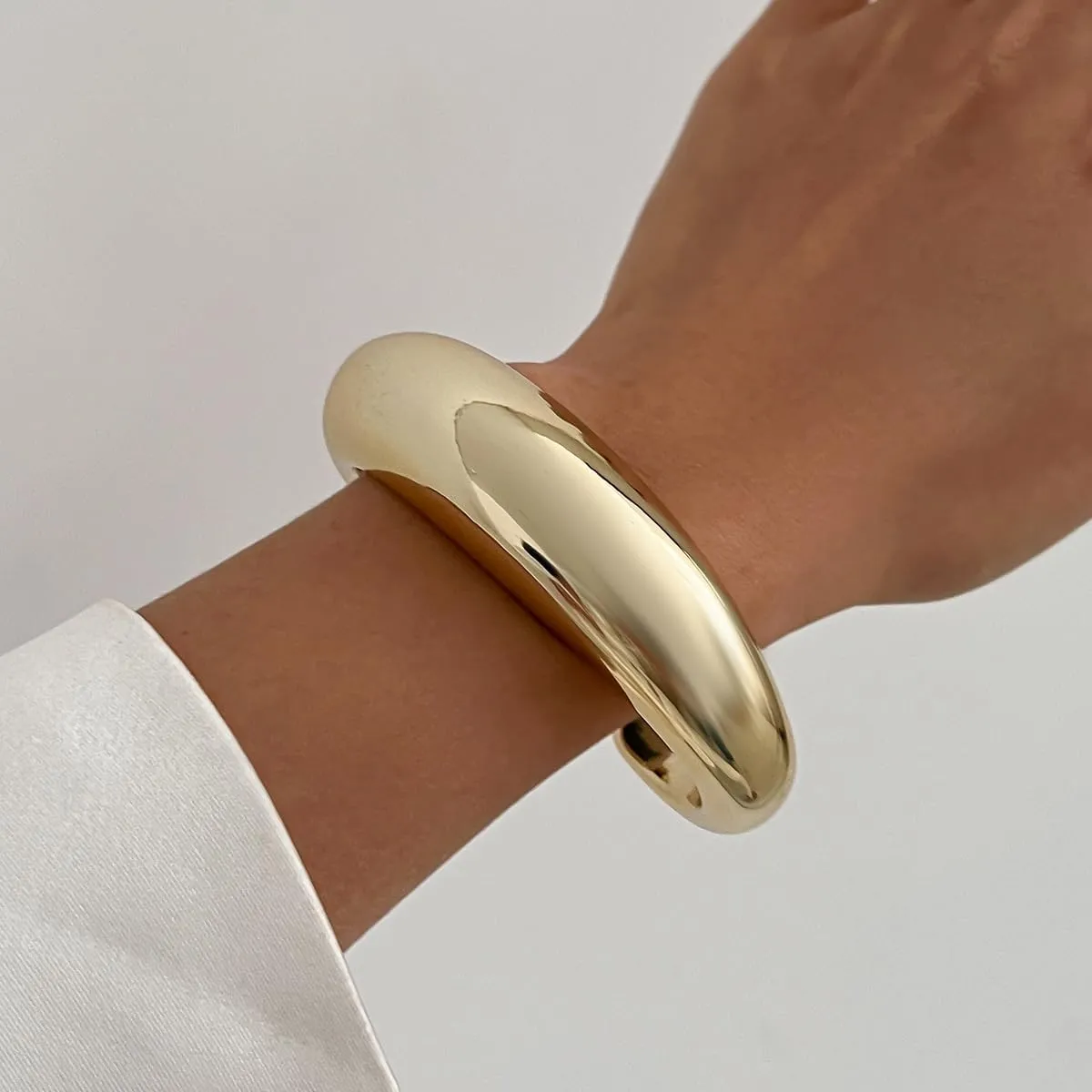 ZMANYIJEW Chunky Gold Bracelets for Women Wide Gold Cuffs Bangle Exaggerate Hollow Out Adjustable Bracelets Punk Vintage Jewelry